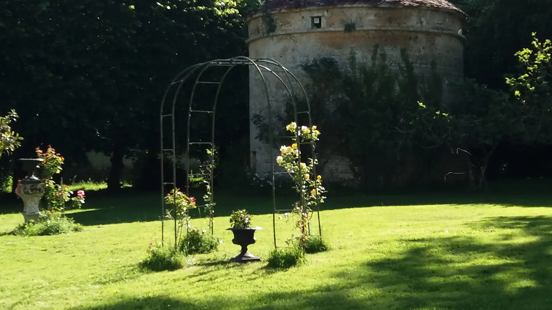 parc - château de La Mothe - St Sulpice en Pareds - 85