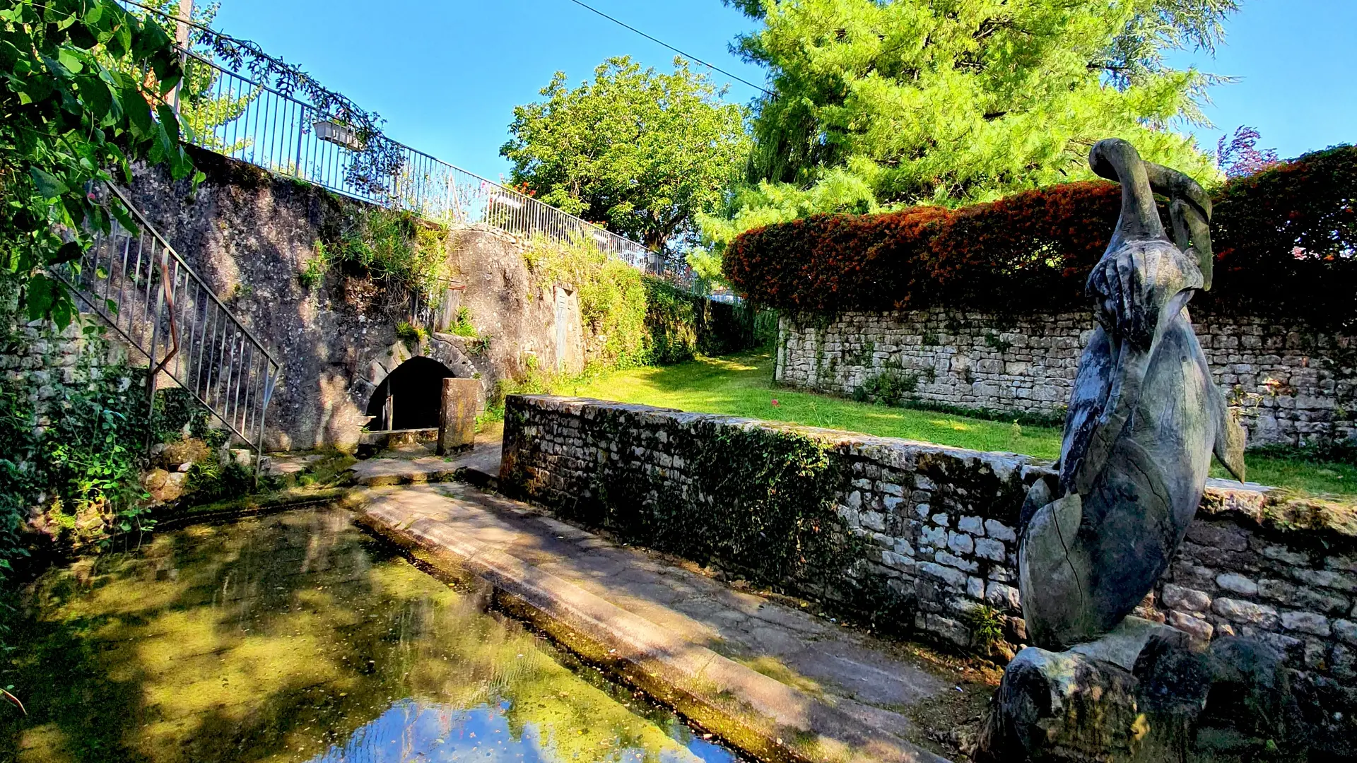 Fontaine - lavoir de Payré