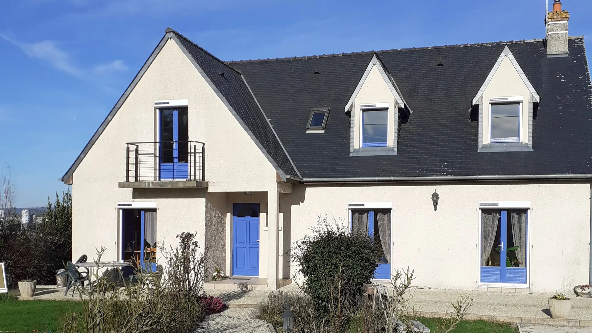 Maison avec grande terrasse