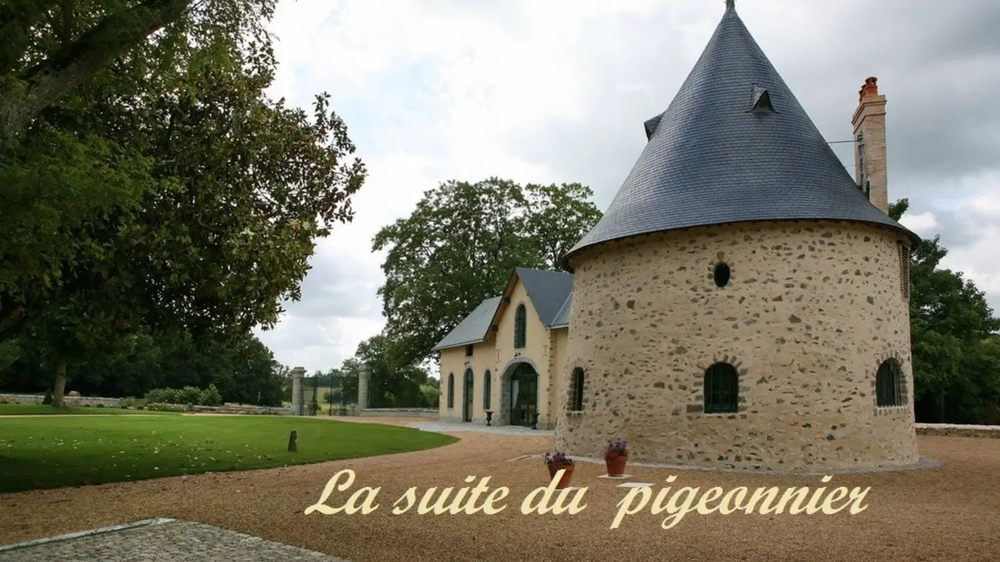 Pigeonnier du Château d'Hauterives