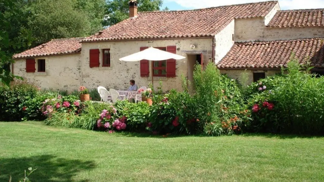 327584 - Façade
