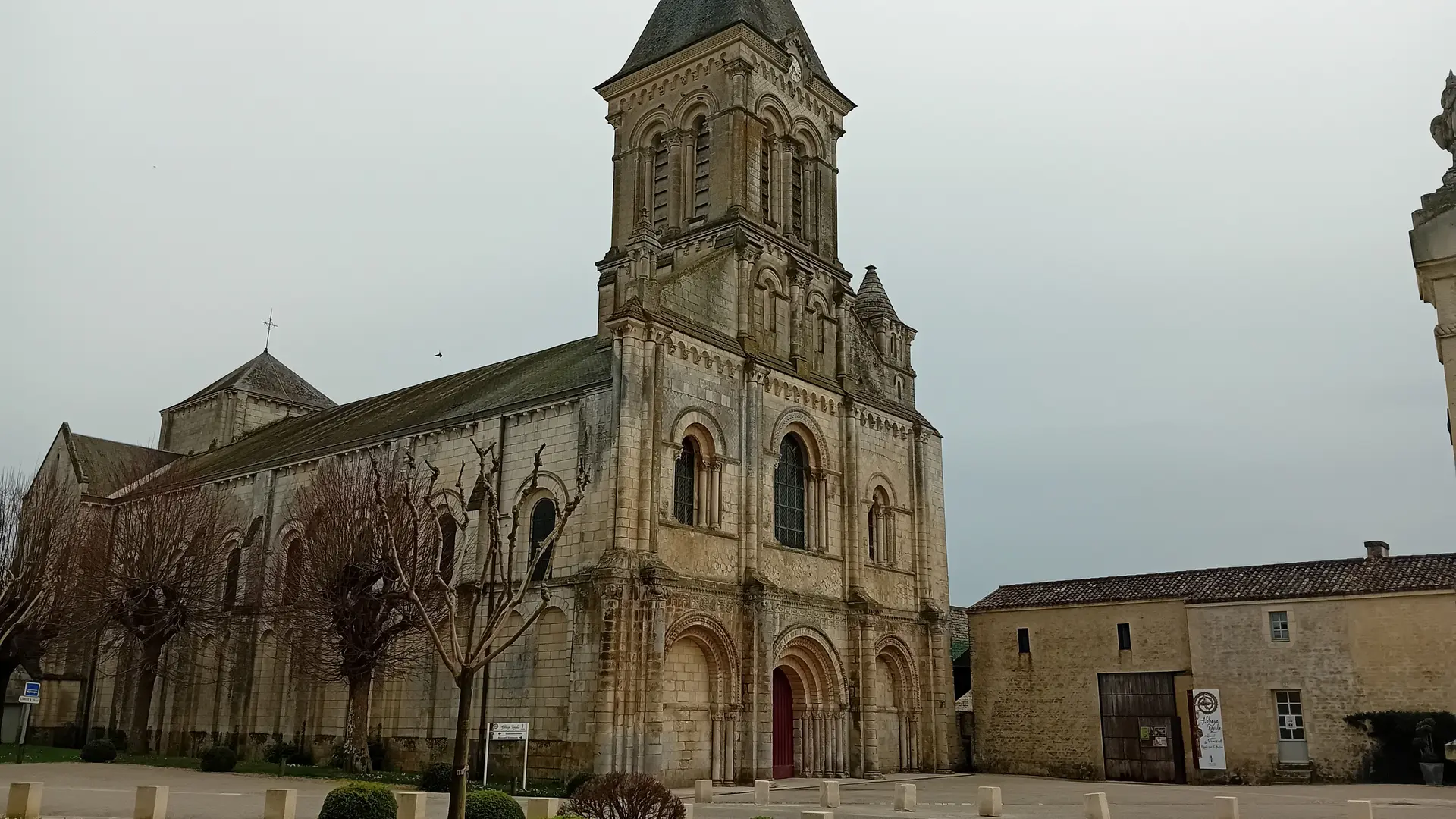 379058 - Abbaye Nieul sur l'autize