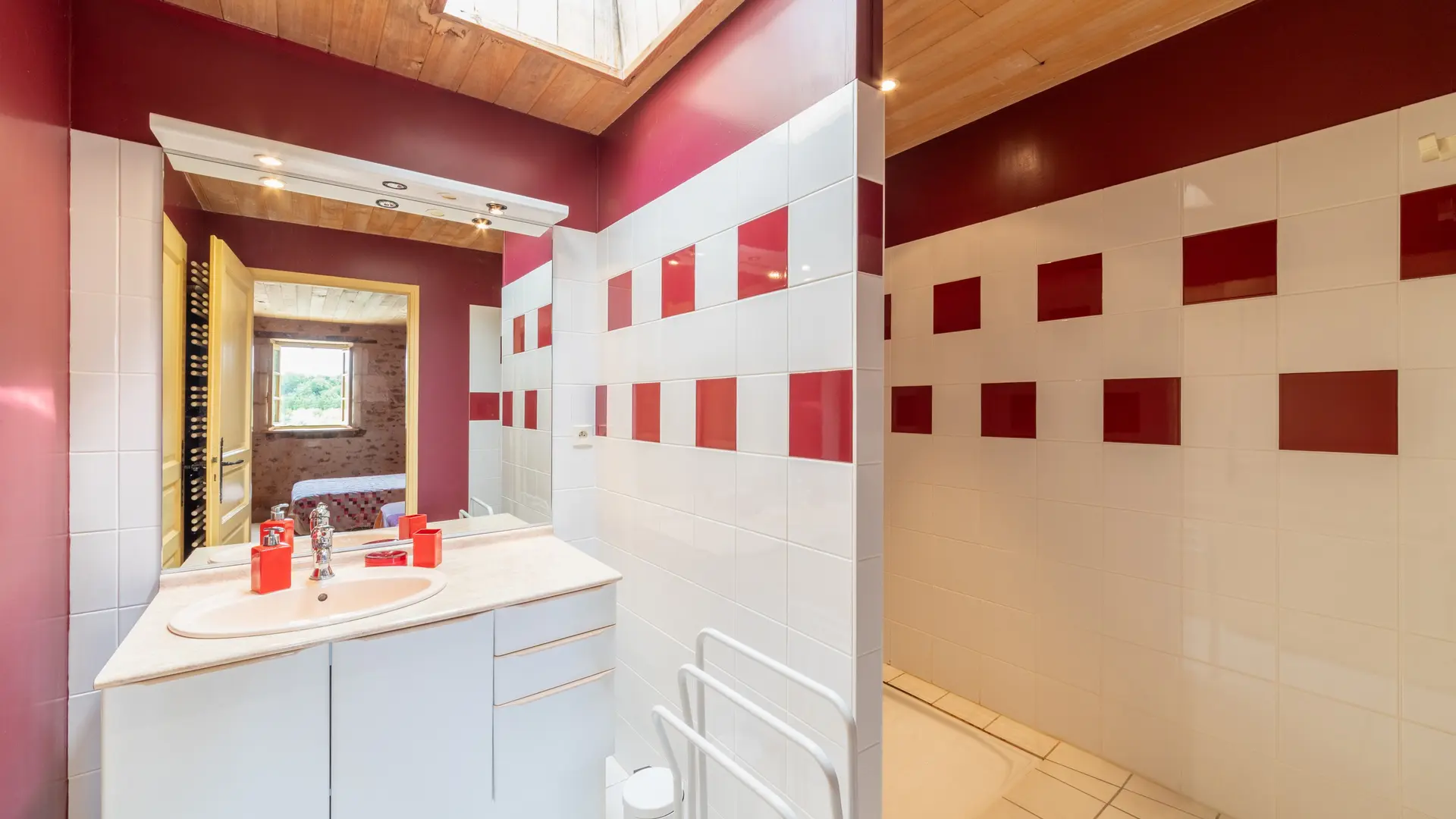 401504 - Salle de bain chambre 5