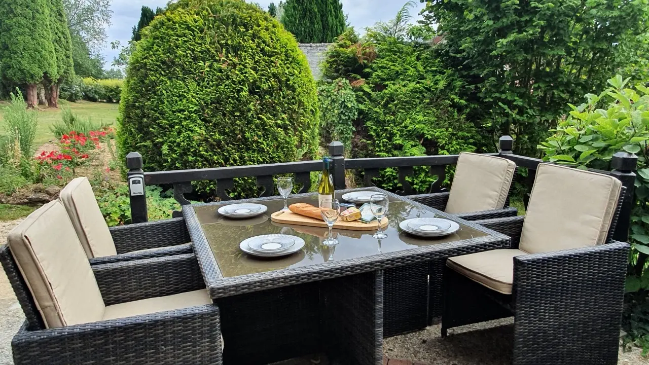 Private terrace and outdoor dining