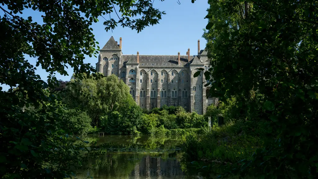 vallee-de-la-sarthe-Juigné-Abbaye-de-Solesmes-ITI72