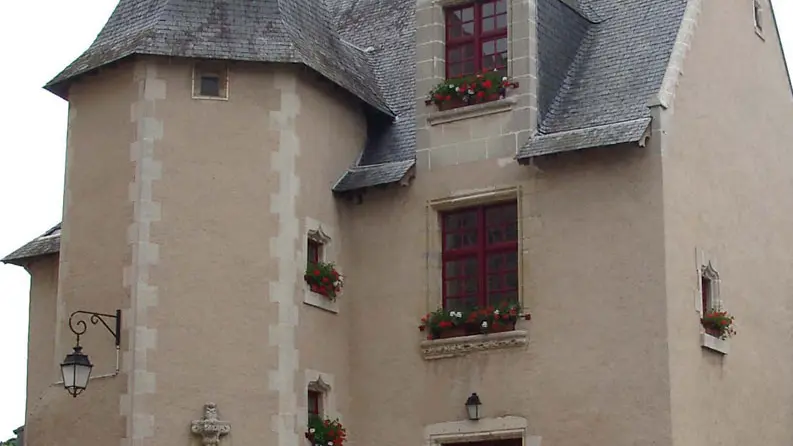 vallee-de-la-sarthe-Precigne-Mairie-ITI72