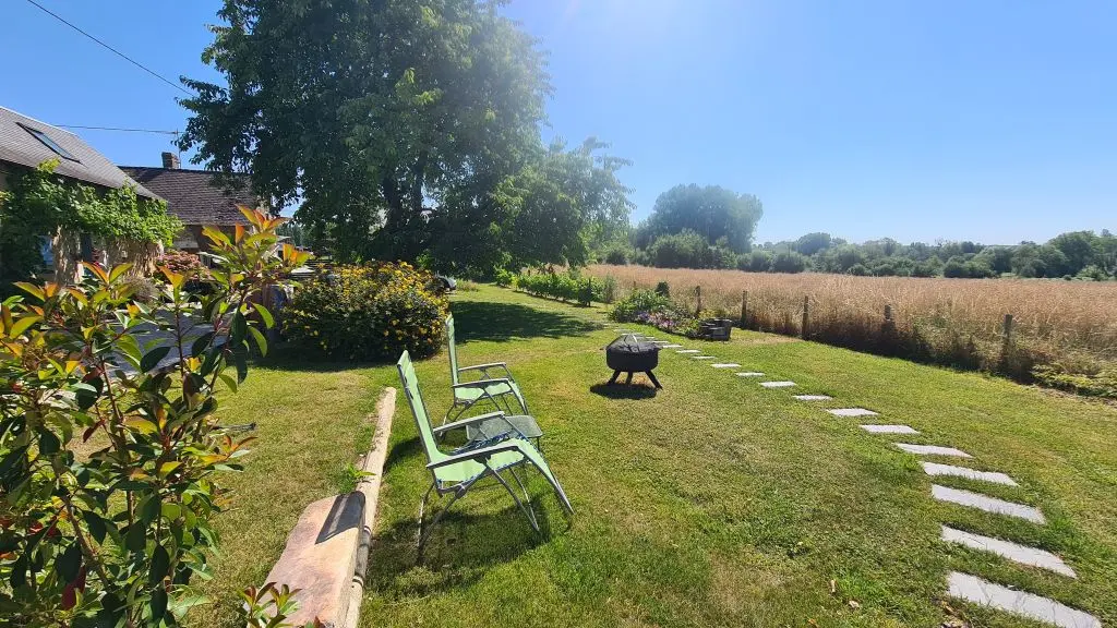 Gîte l'Orée du Bois_Vaas_vue terrain