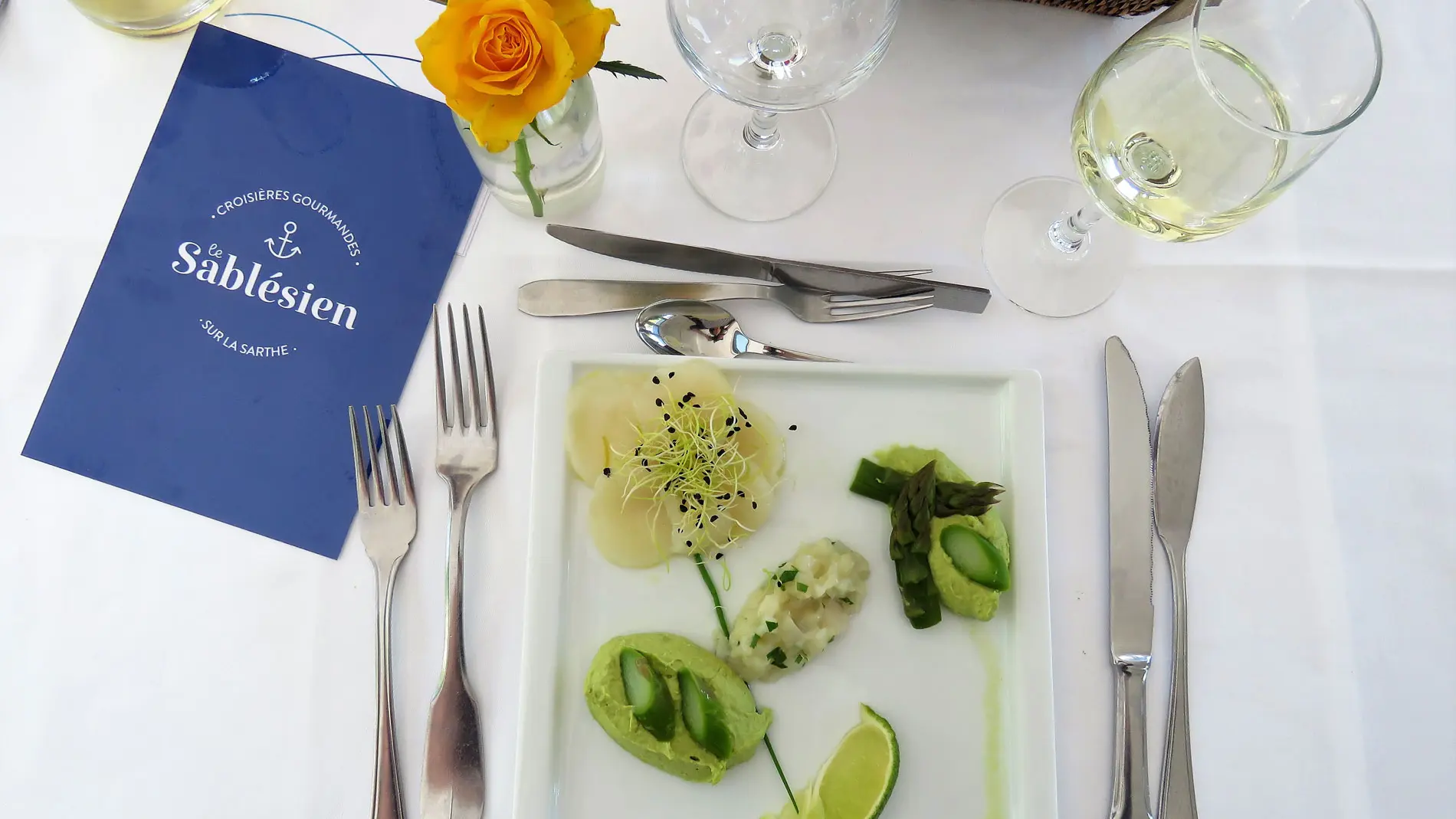 A-table- Menu- Bateau Le Sablésien