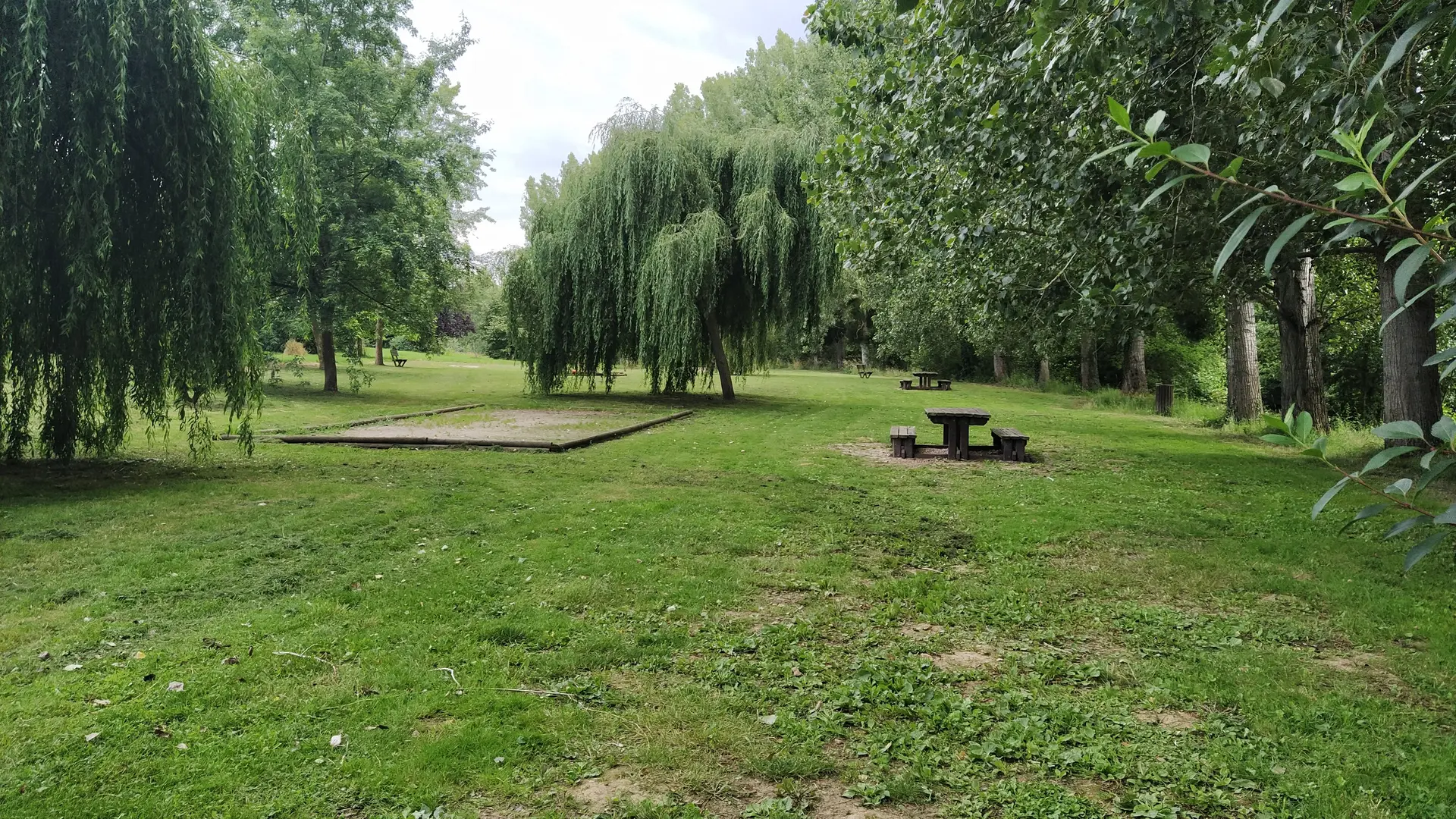 Aire de Loisirs Sougé-le-Ganelon