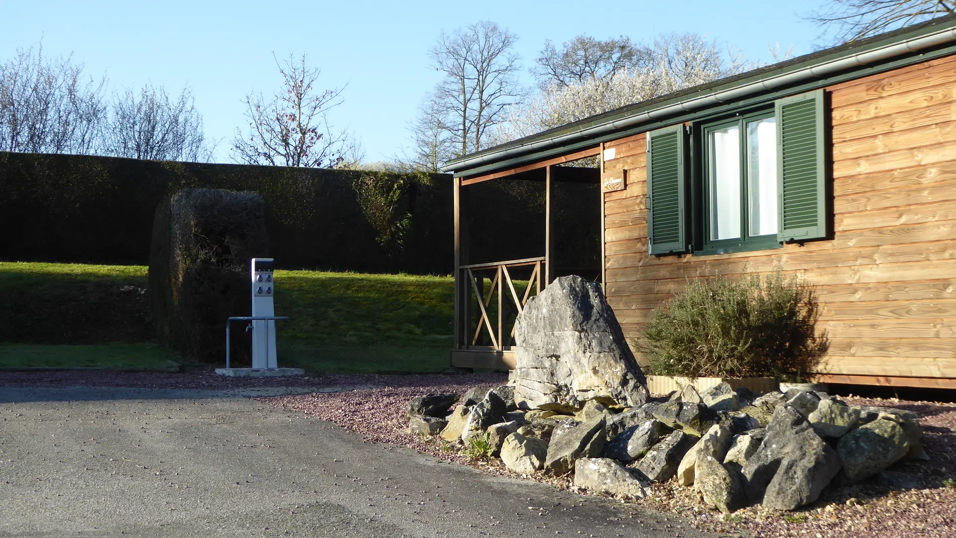 Chalets au Camping du Sans Souci à Fresnay-sur-Sarthe - extérieur