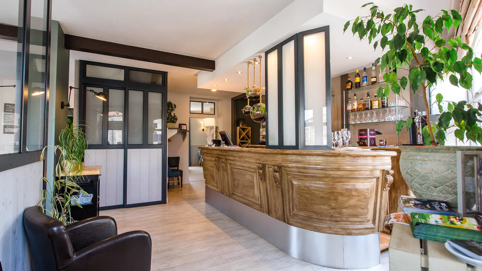 Auberge-du-Val-de-Loire-photos-interieur-Lauren-Kim-Minn-7