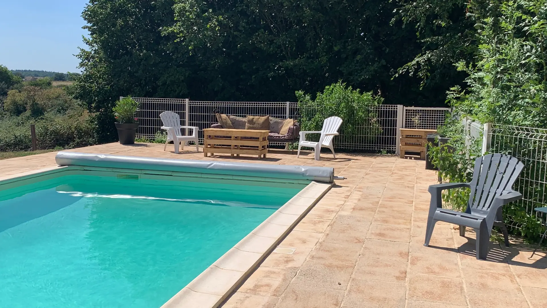 Aux Instants Partagés - Fontenay sur vegre Gite piscine 9