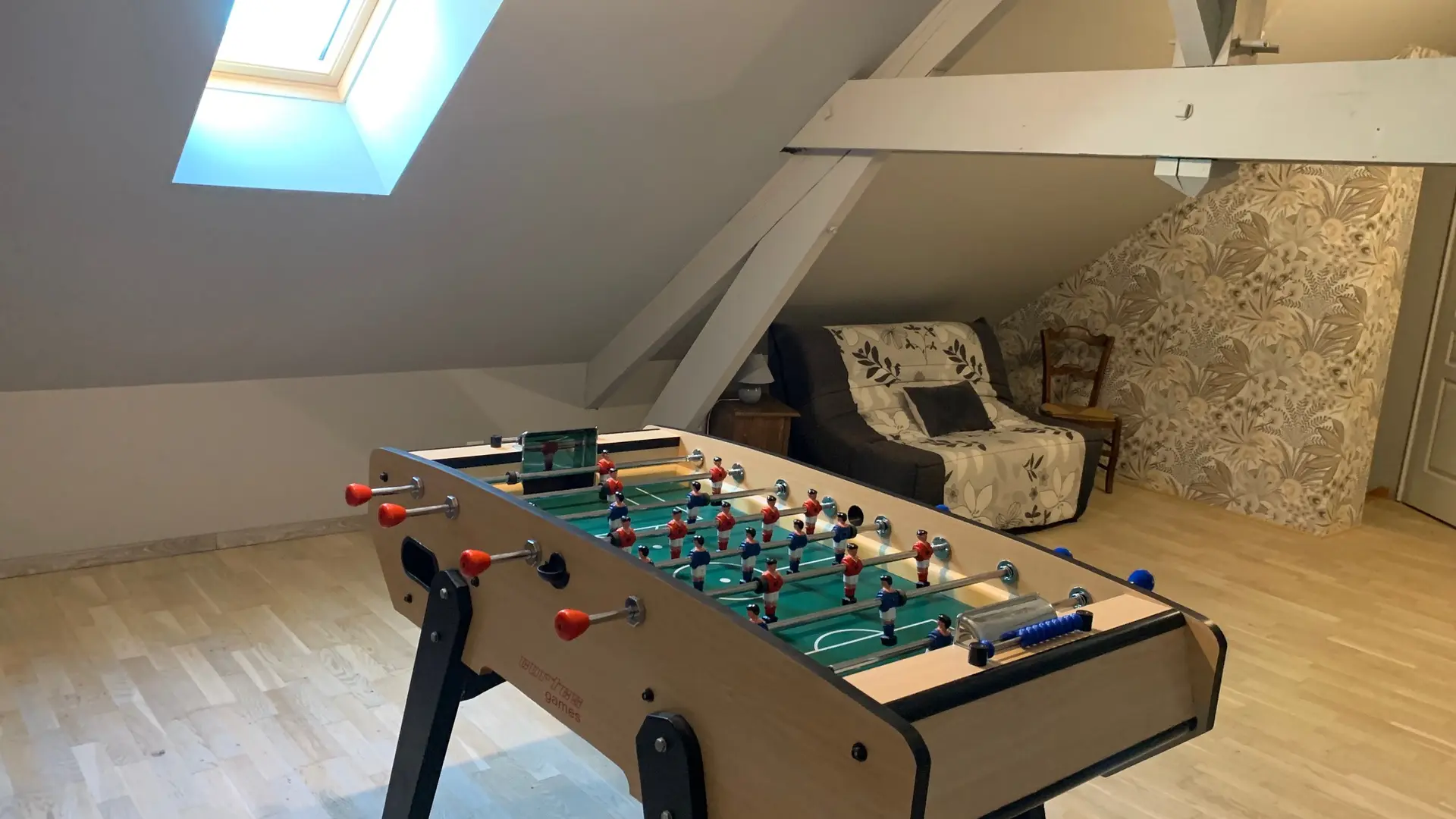 Aux Instants Partagés Fontenay sur vegre salle de babyfoot