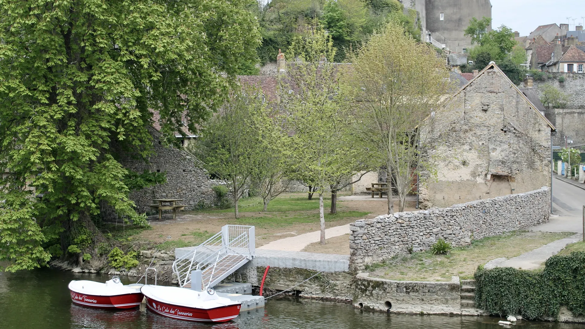 Ponton barques électriques