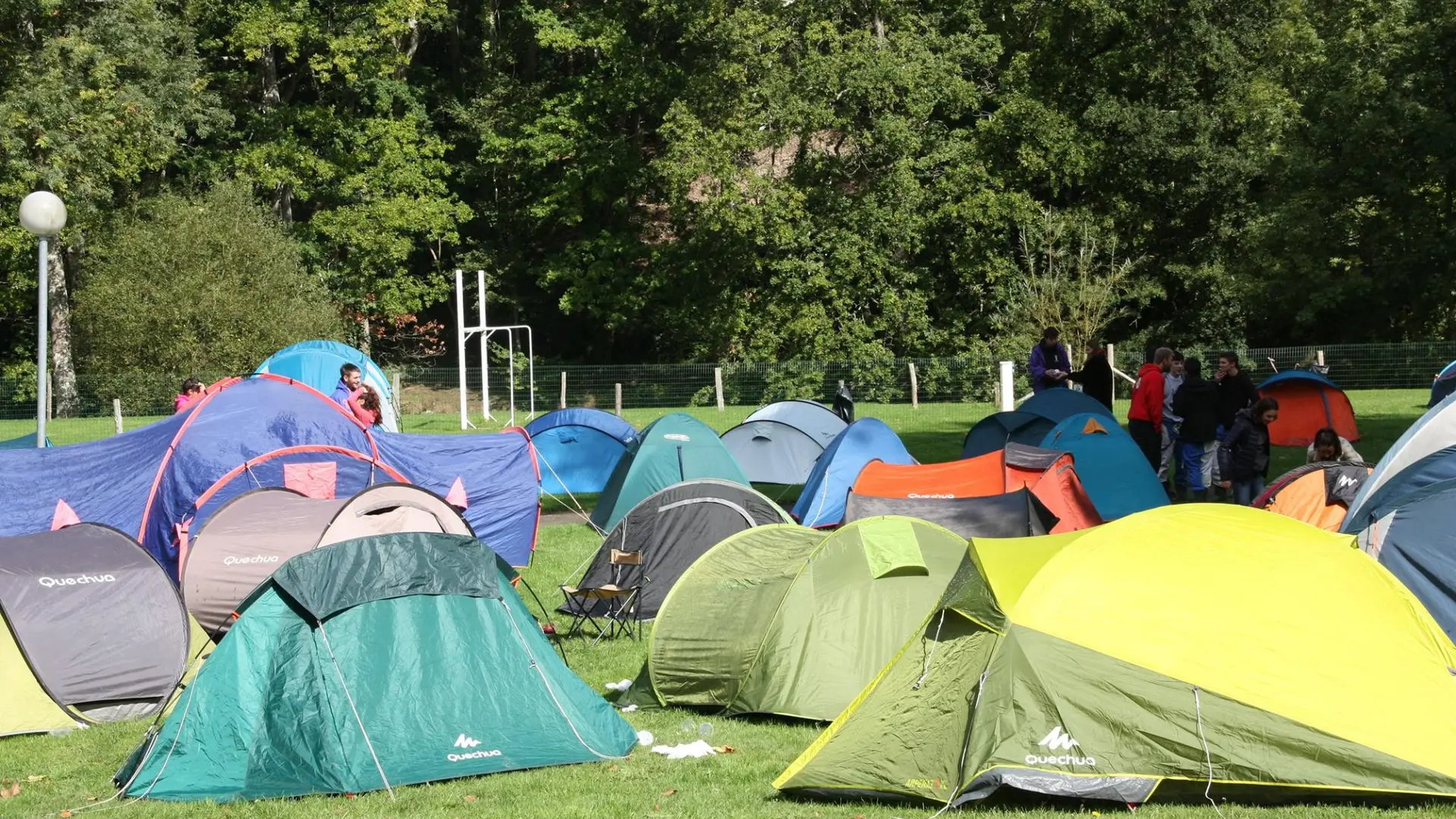 Camping des Alpes Mancelles - Saint-Léonard-des-Bois - emplacements