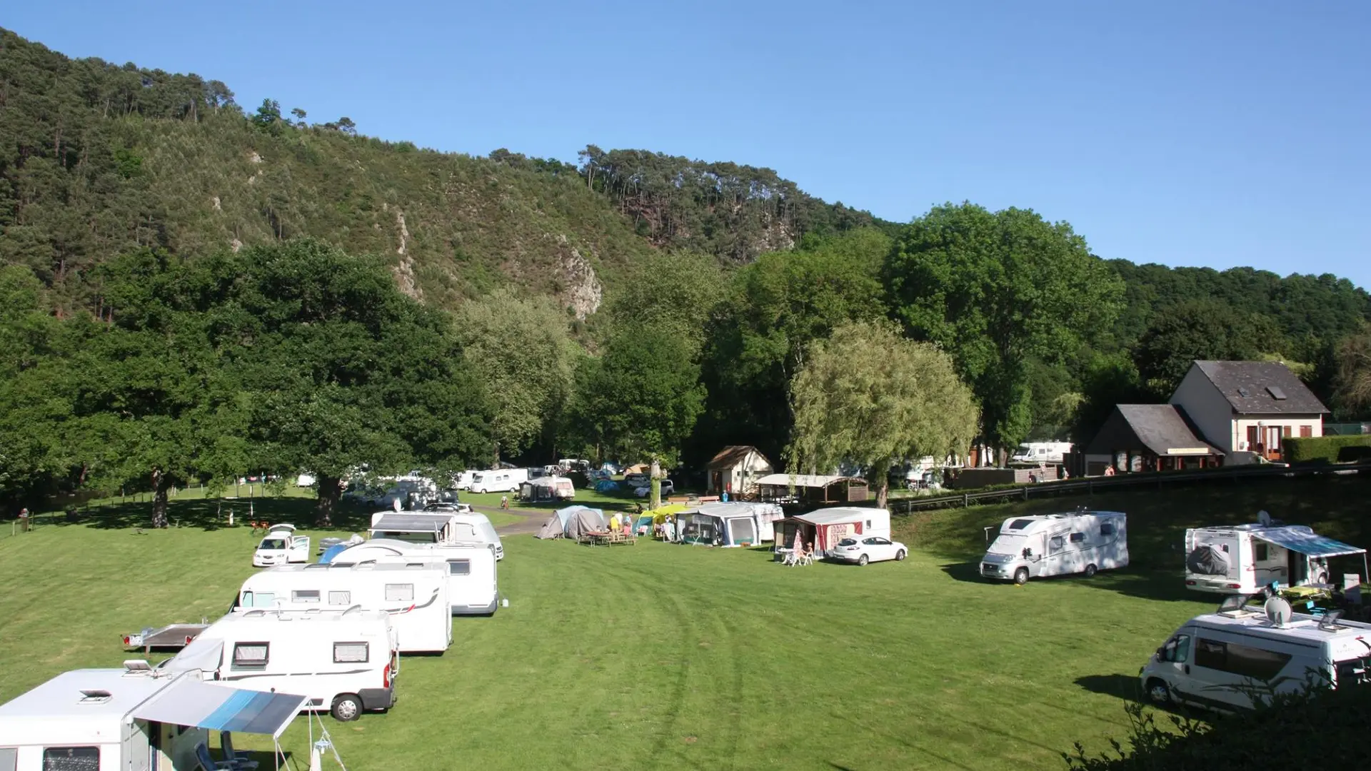 Camping des Alpes Mancelles - Saint-Léonard-des-Bois - vue générale