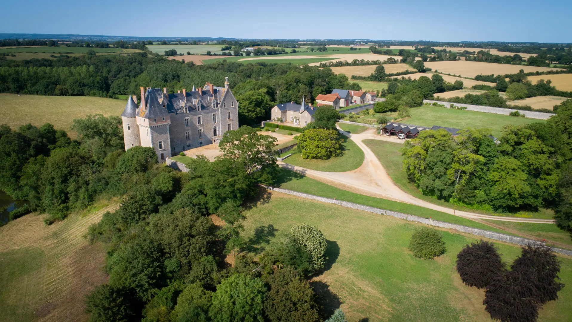 Chateau_de_Varennes_l_Enfant-CP-Pascal_BELTRAMI_-_Mayenne_Tourisme-6289-1920px