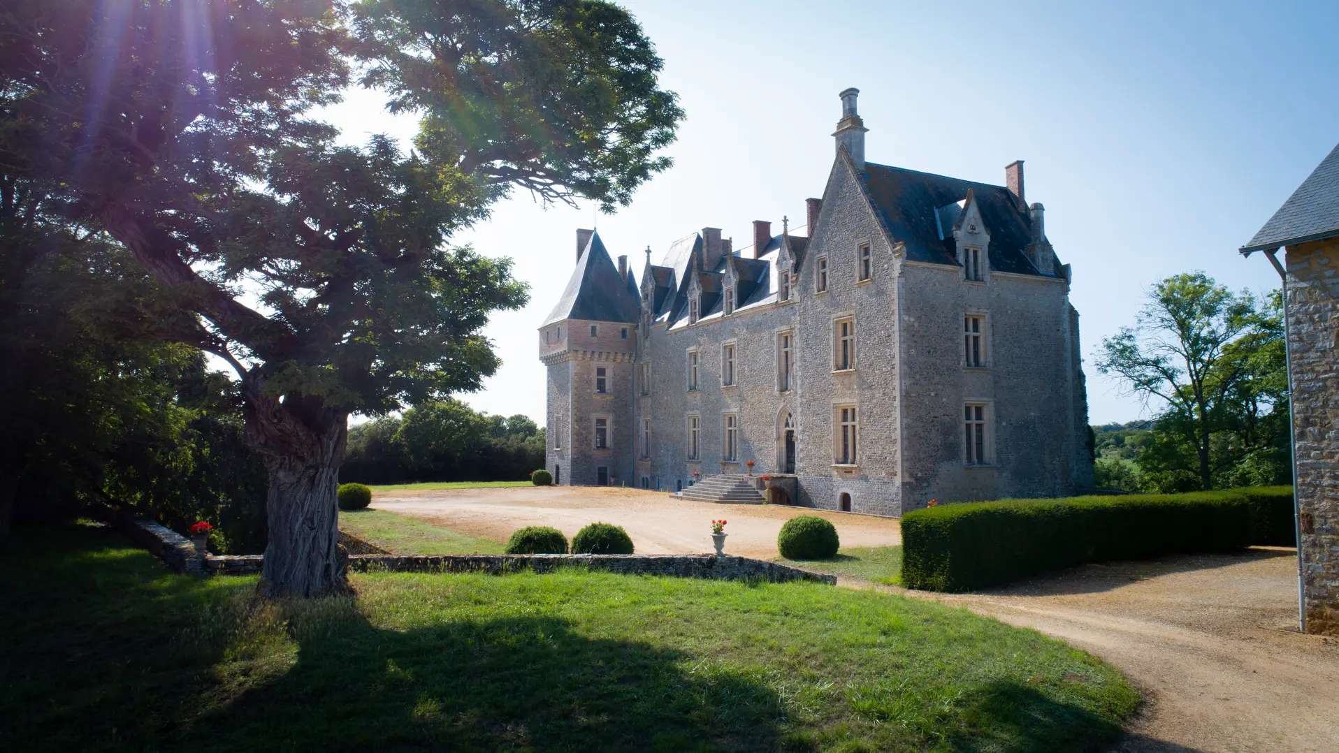 Chateau_de_Varennes_l_Enfant-CP-Pascal_BELTRAMI_-_Mayenne_Tourisme-6292-1920px