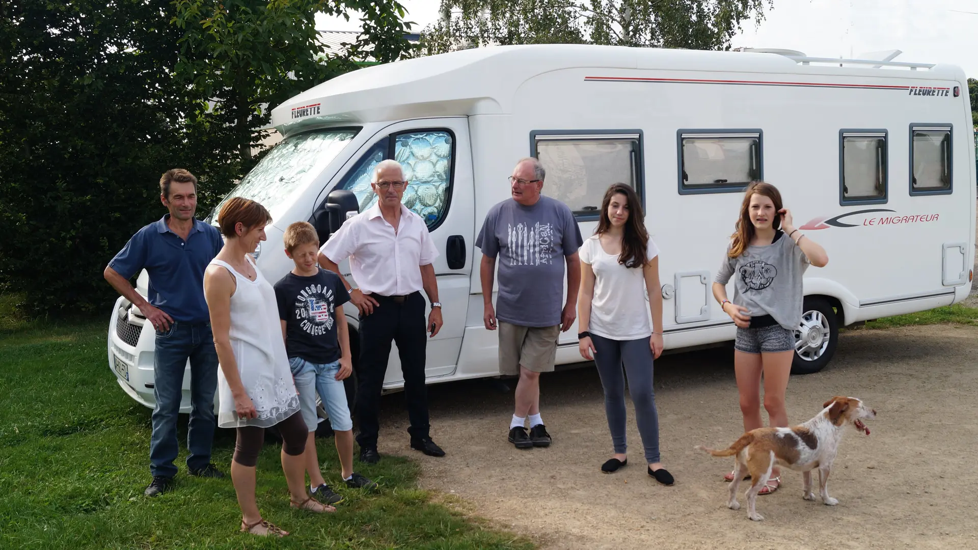 aire-de-service-camping-car-saint-loup-du-gast-53-1