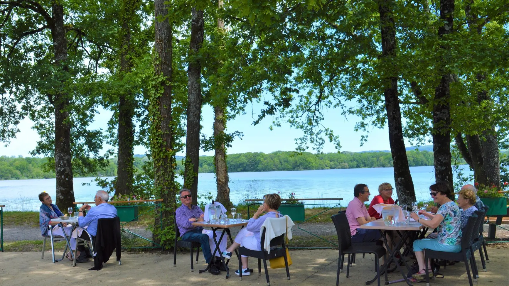 Terrasse au bord de l'eau