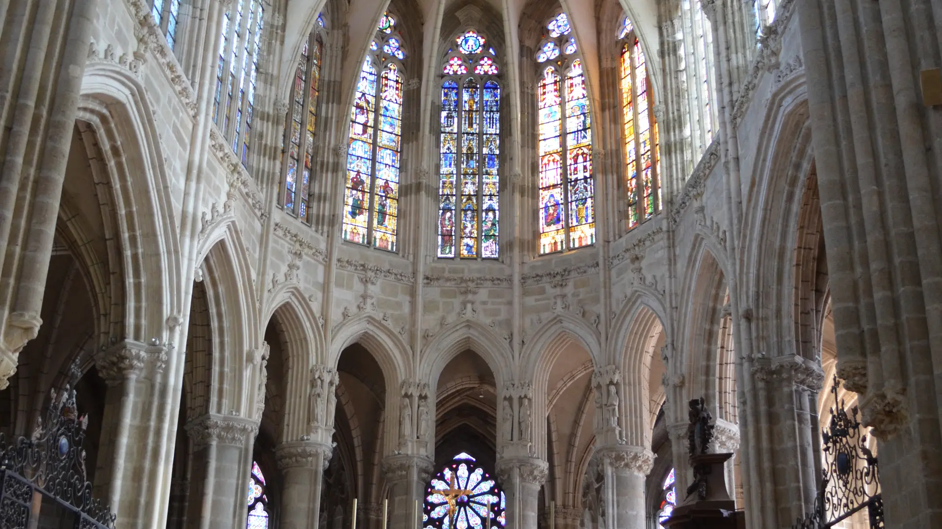 Choeur Basilique Evron