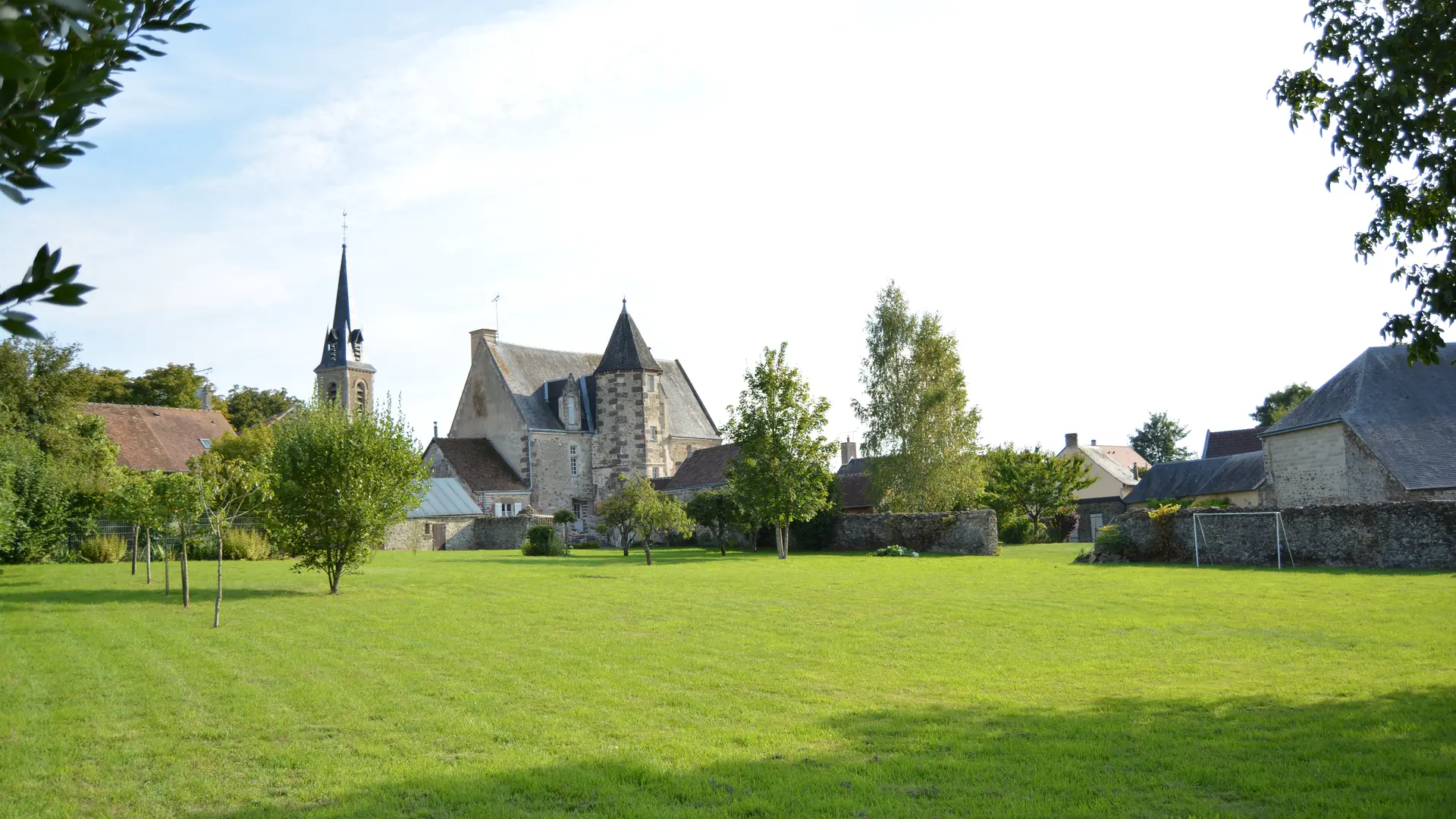 Gîte Le Prieuré Saint Martin - Sougé-le-Ganelon - extérieur