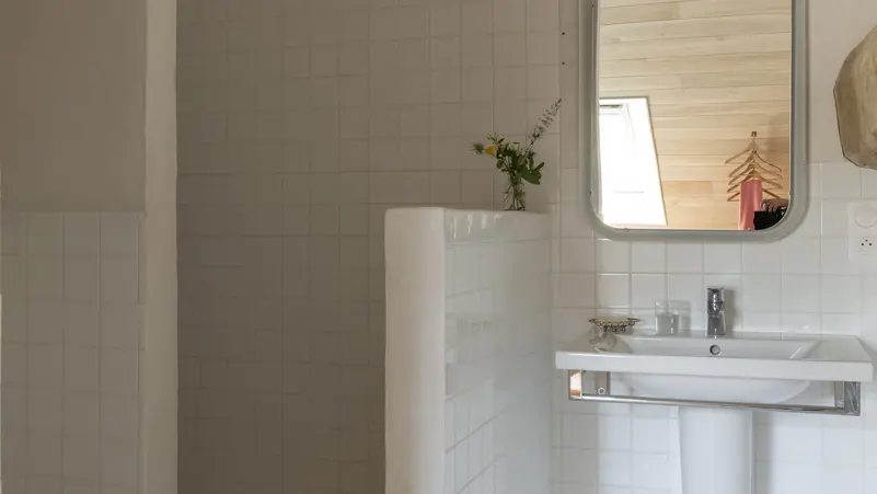 Chambres et table d'hôtes le Vaux Jouin_Marçon_salle de bain chambre bleue