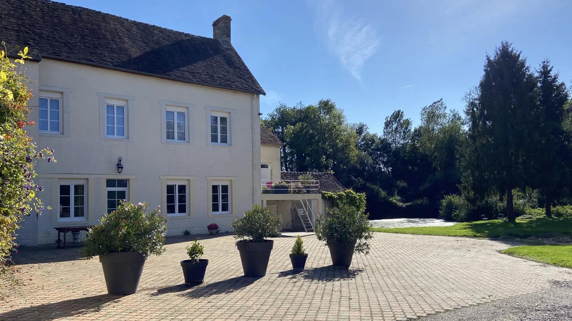 Gîte de Neufontaine - Thoiré-sous-Contensor - façade