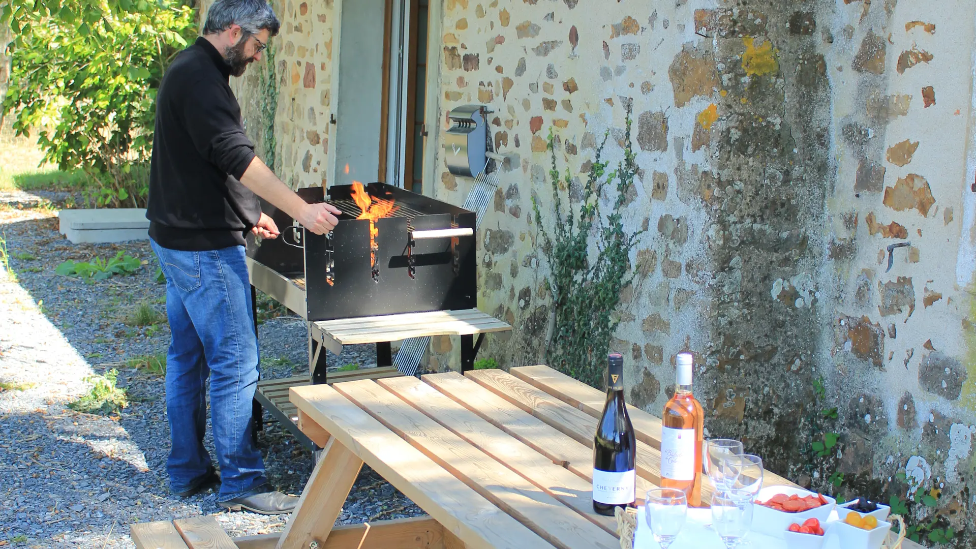 Gîte de La Tournerie - Extérieur avec barbecue