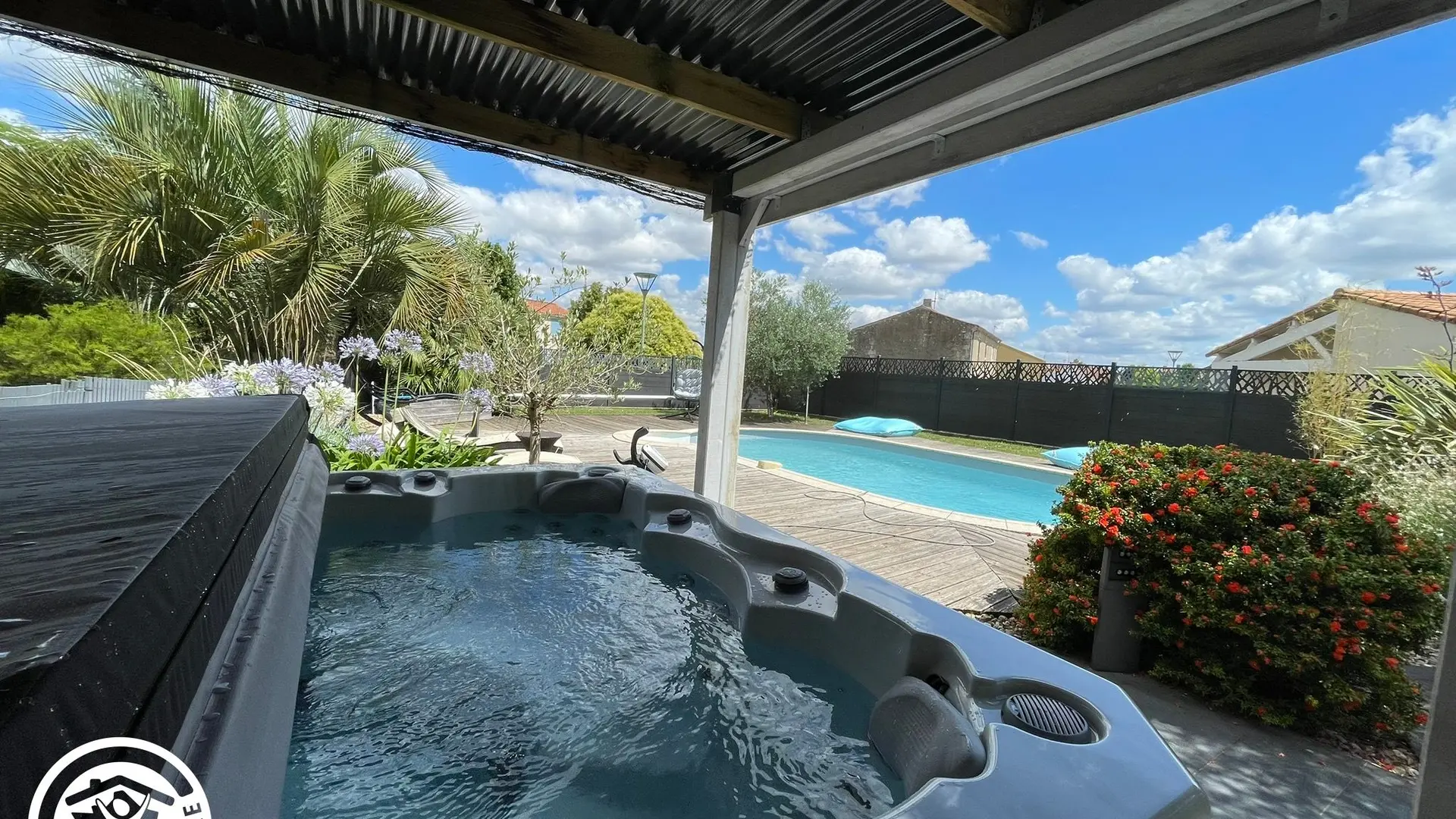 Gîte agréé Gîtes de France dans le PNR Marais Poitevin : Spa et piscine_2