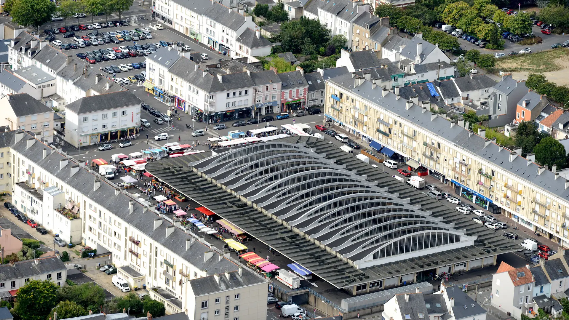 Vue aérienne des halles de Saint-Nazaire