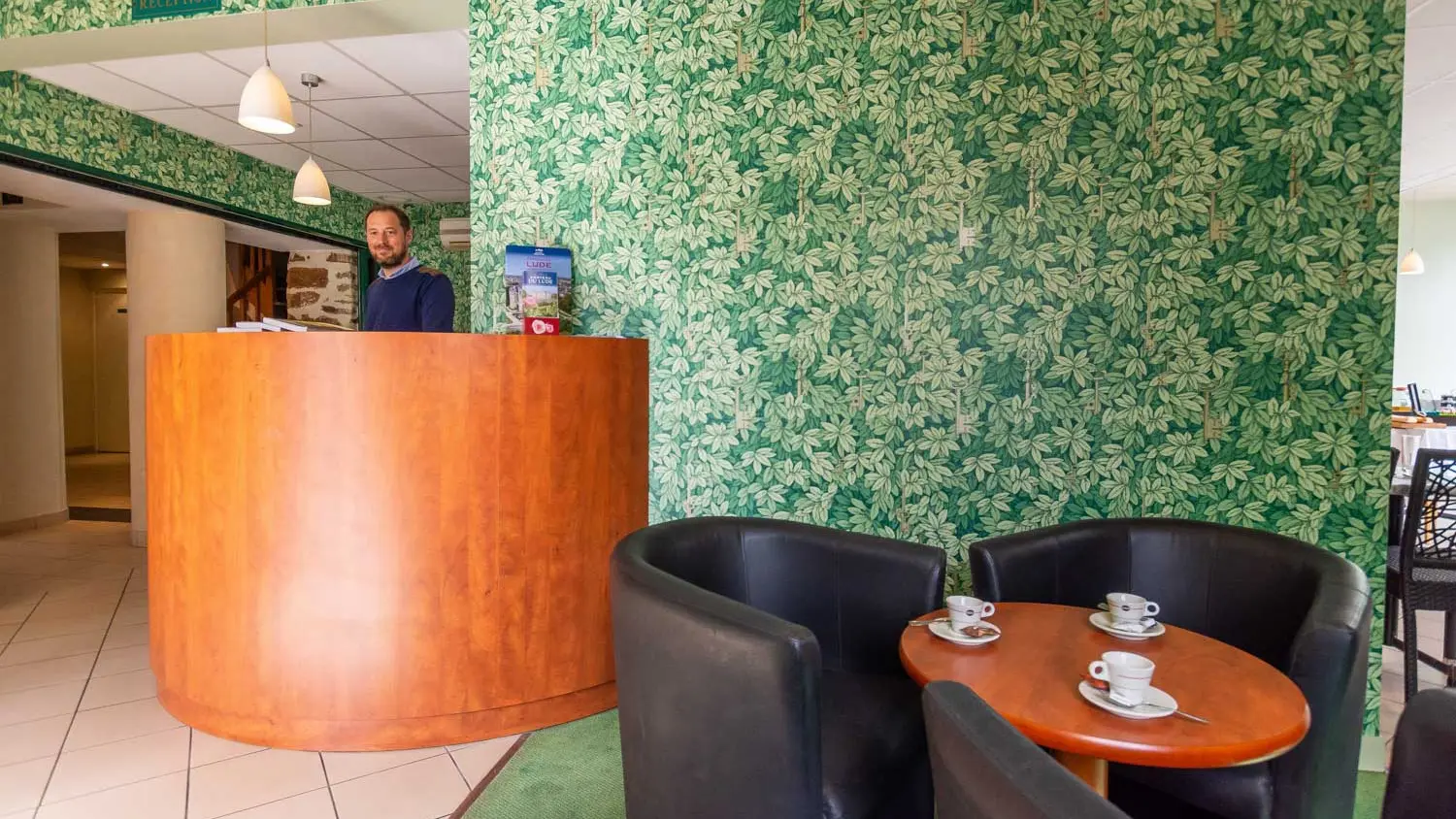 Hotel-Le-Saint-Louis-Accueil
