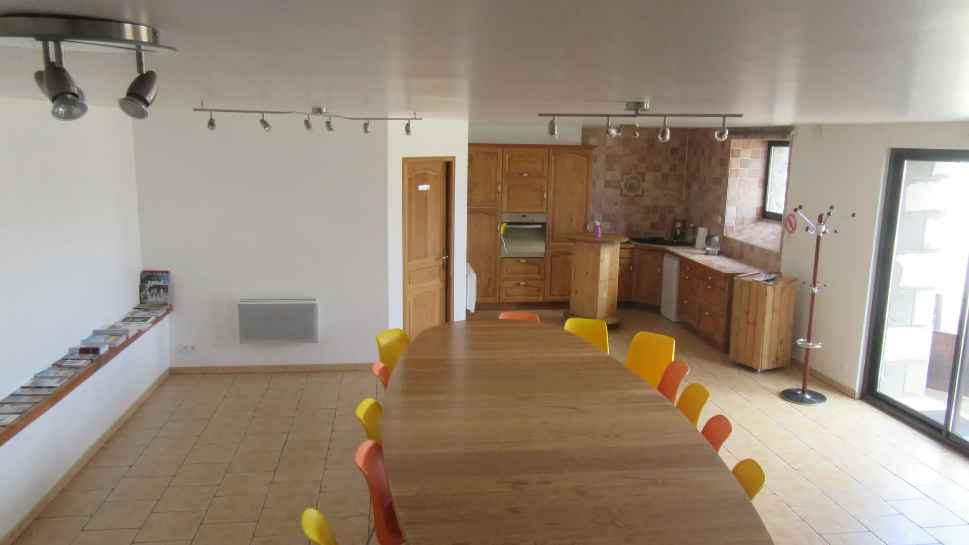 SALLE A MANGER SALLE RECEPTION REUNION CUISINE