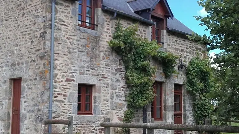 Gîte La Rousselière - Saint-Léonard-des-Bois - extérieur