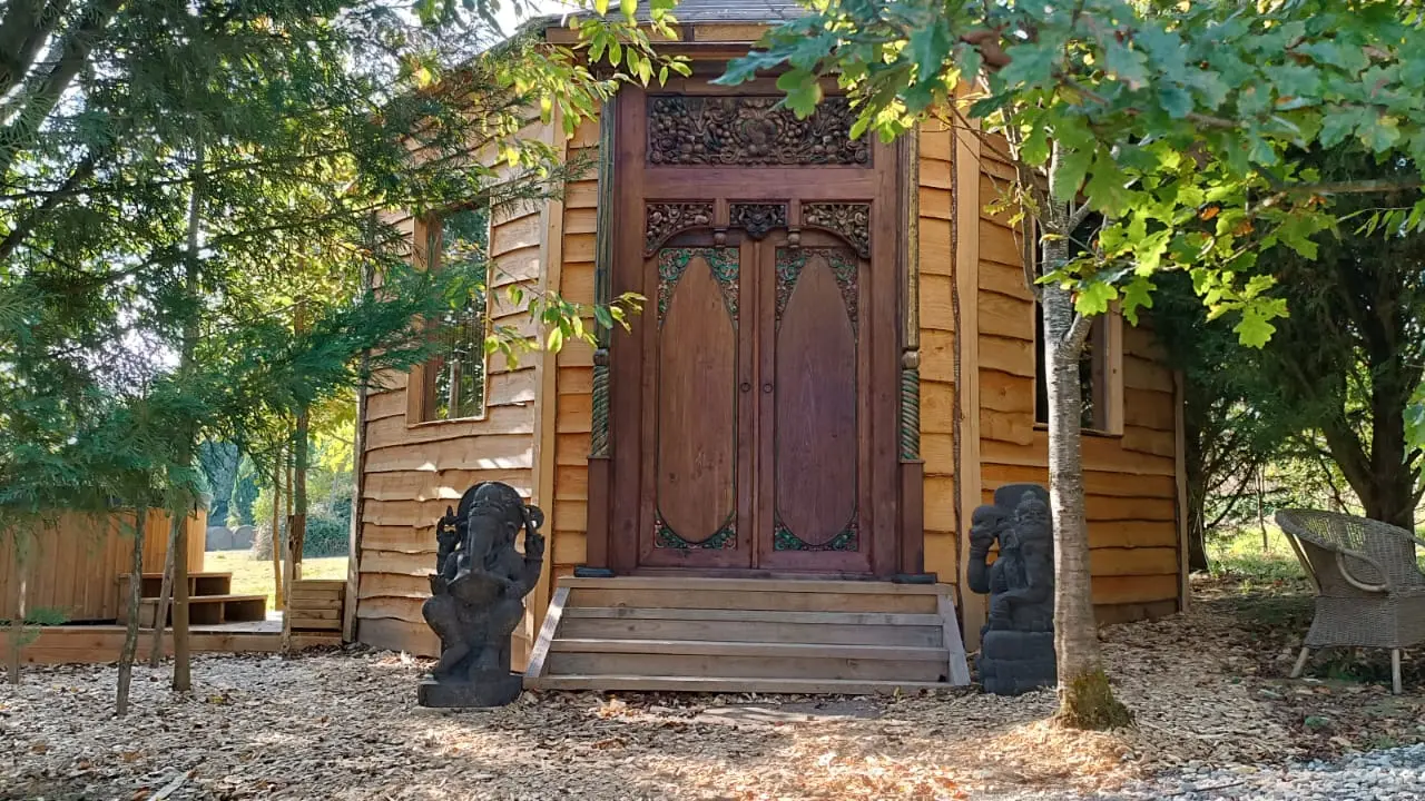 cabane indonésienne MIMPI et son bain nordique