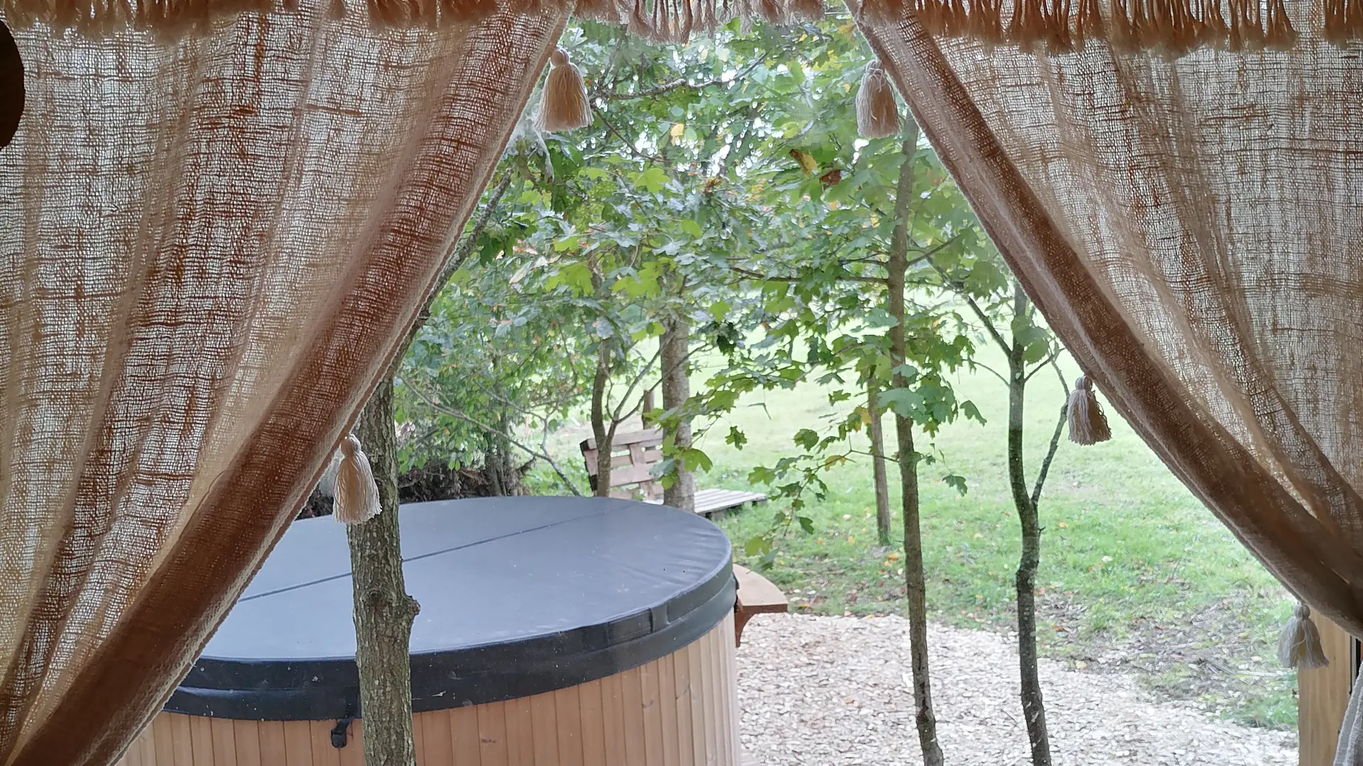 cabane indonésienne MIMPI et son bain nordique