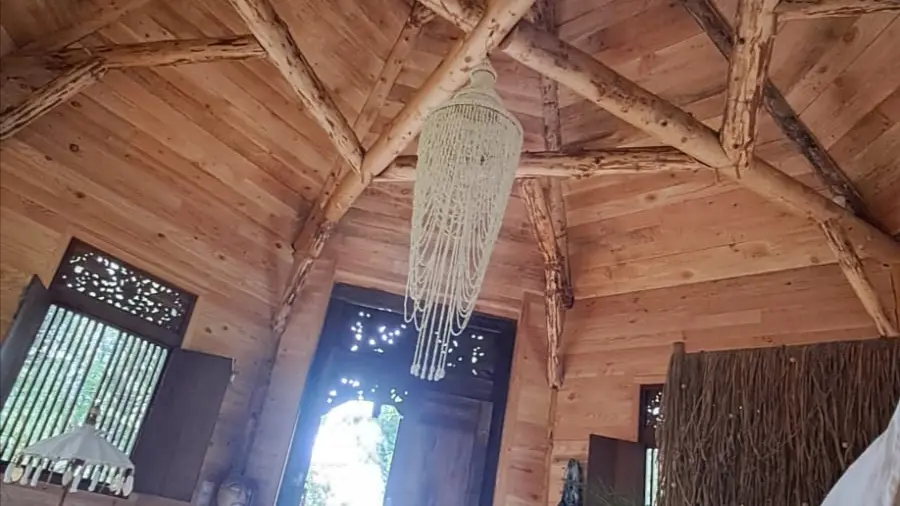 cabane indonésienne MIMPI et son bain nordique