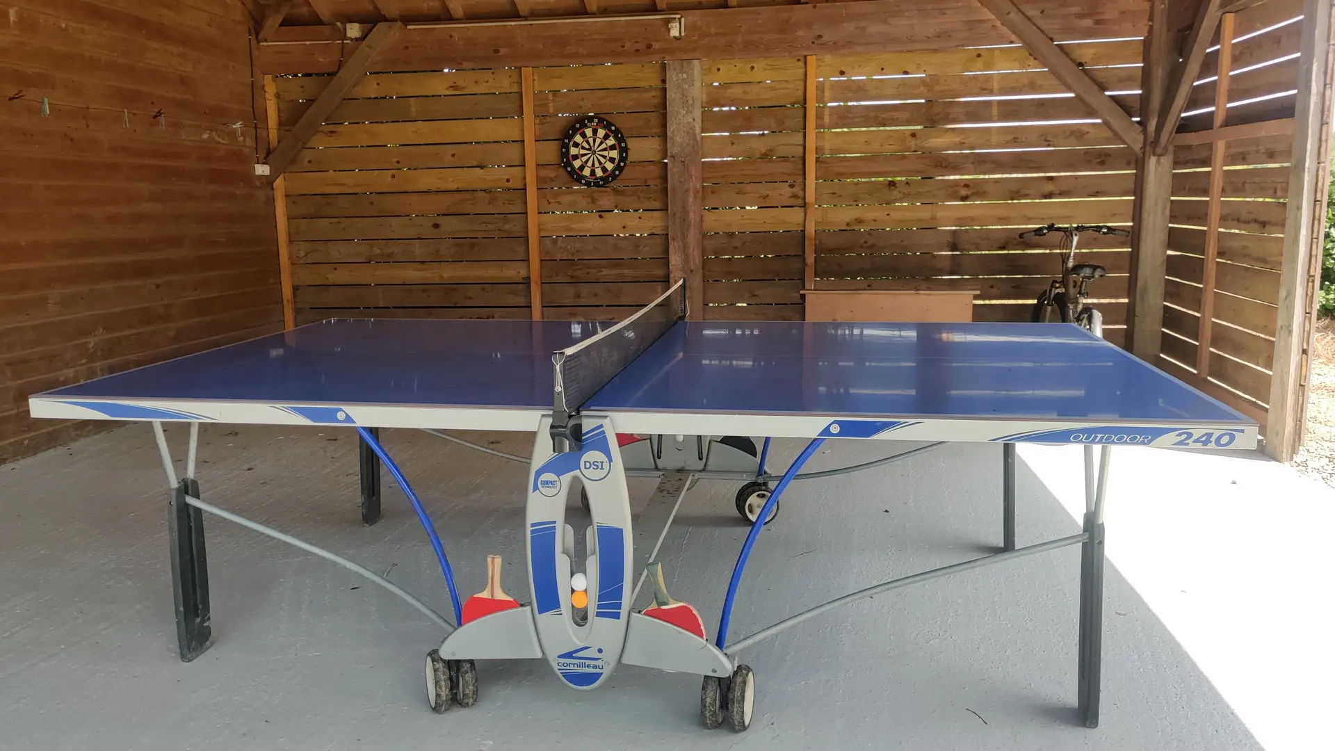 équipement extérieur, table de tennis de table