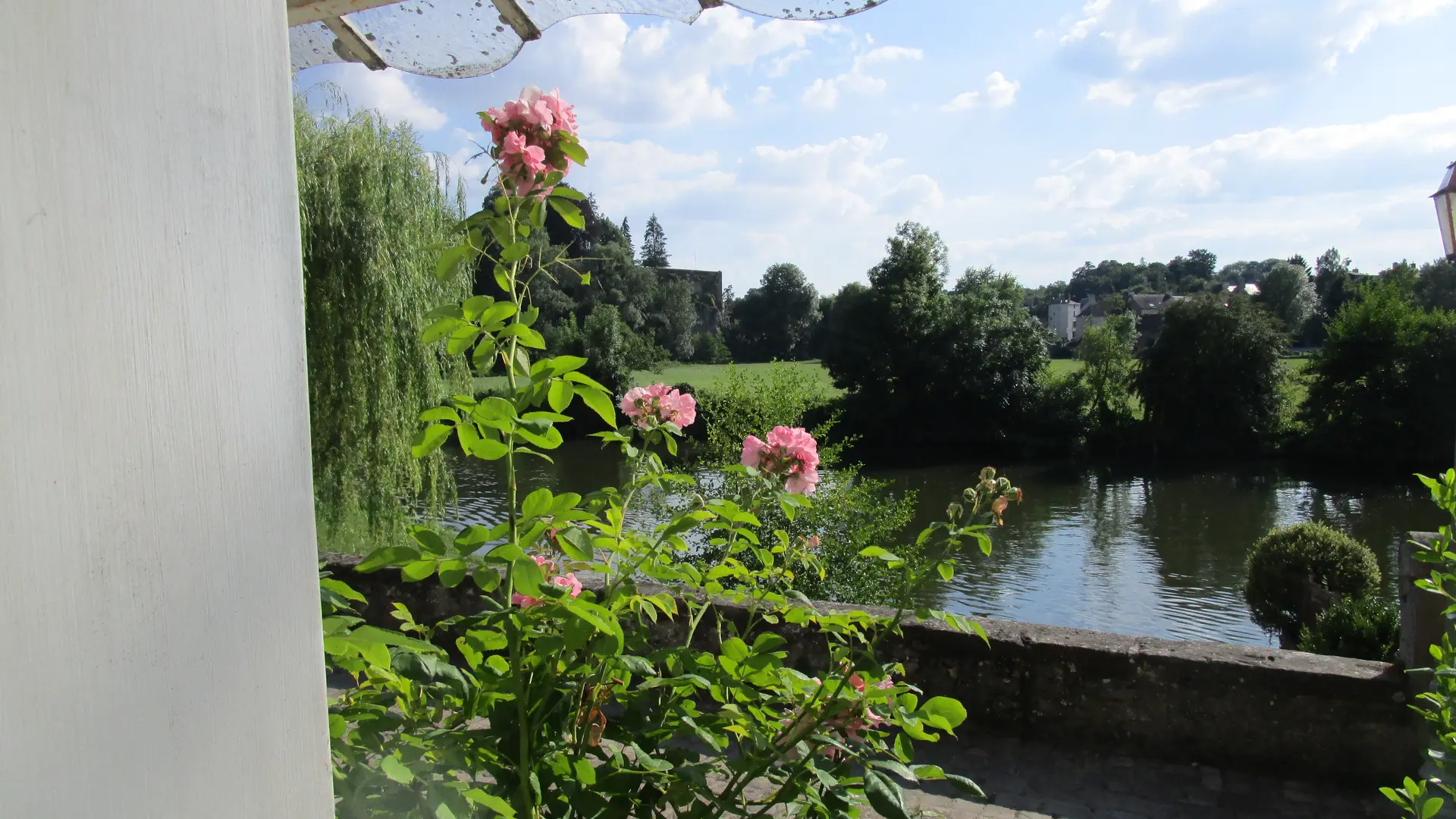 Meublé Le Bourgneuf - Fresnay-sur-Sarthe - extérieur