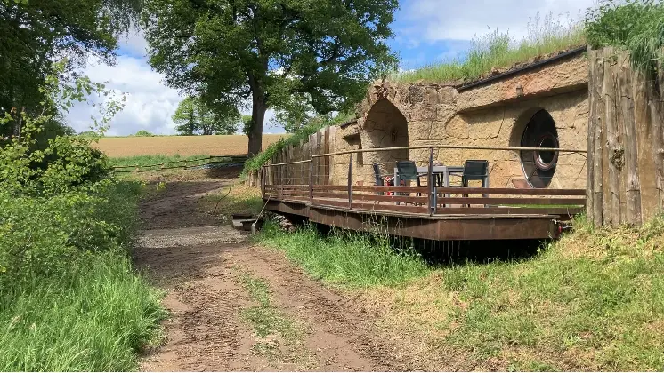 GITE INSOLITE TROGLOGITE L'ETANG D'EOLE