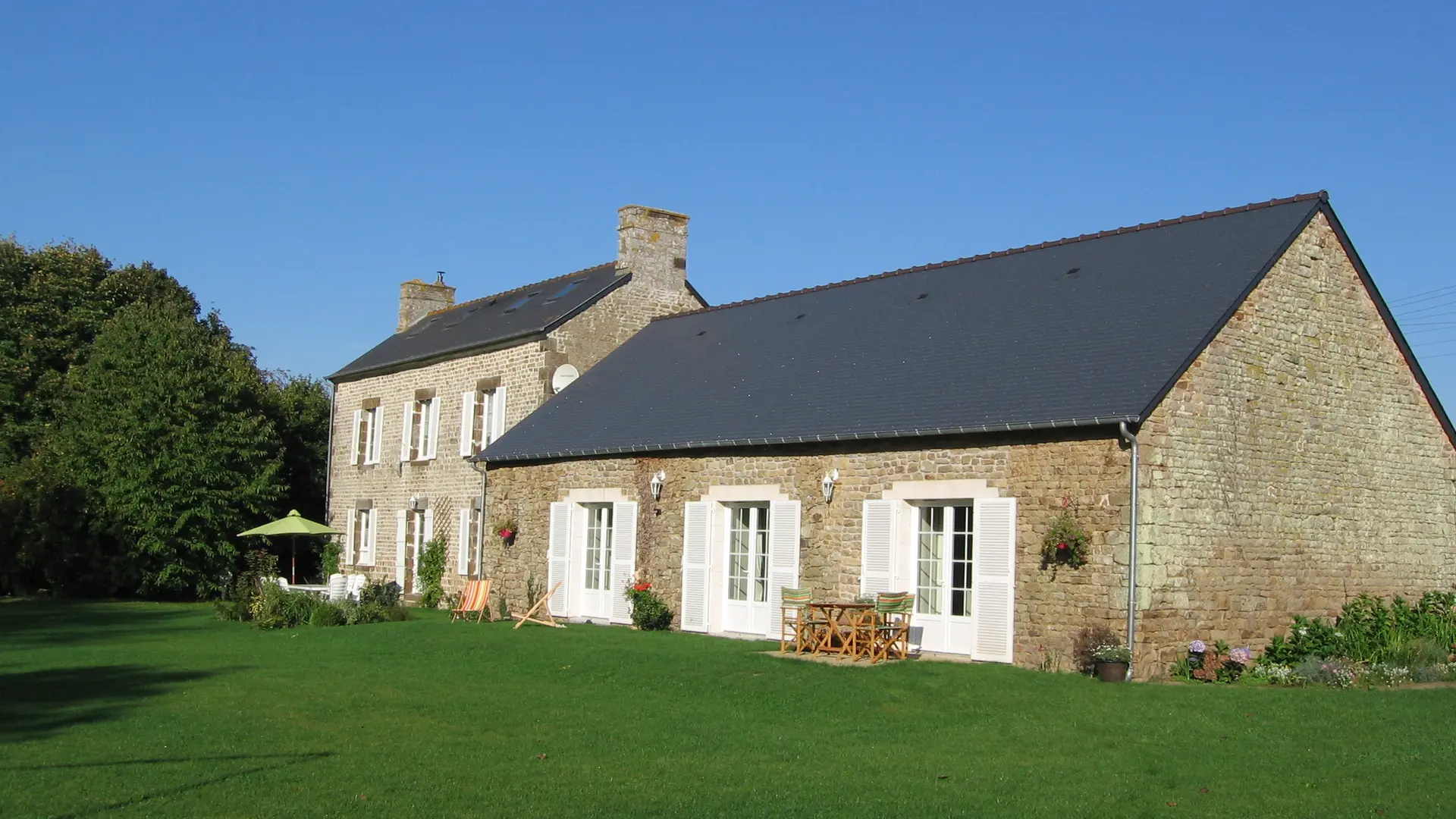 Presbytère de Vieuvy chambre d'hôtes 5120