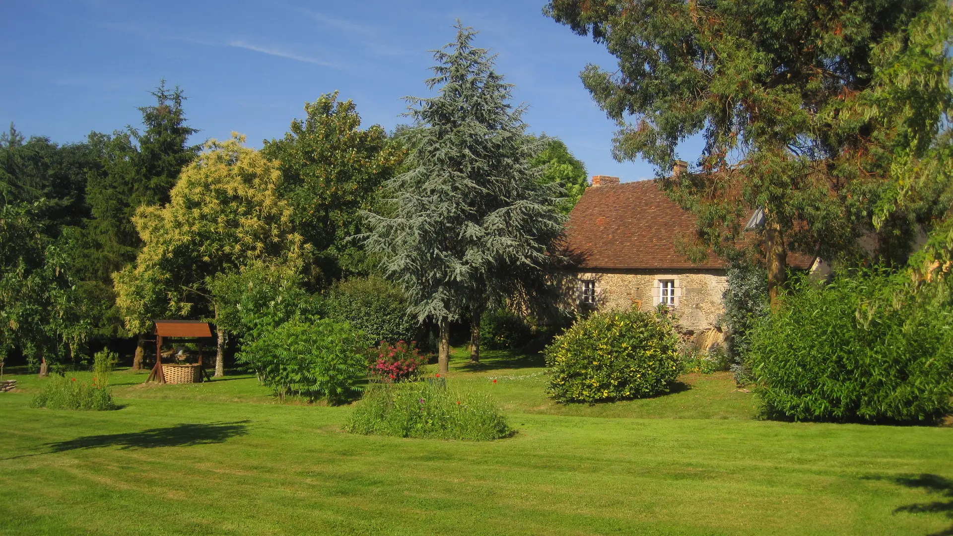 Gîte La Michardière - Moulins-le-Carbonnel - jardin