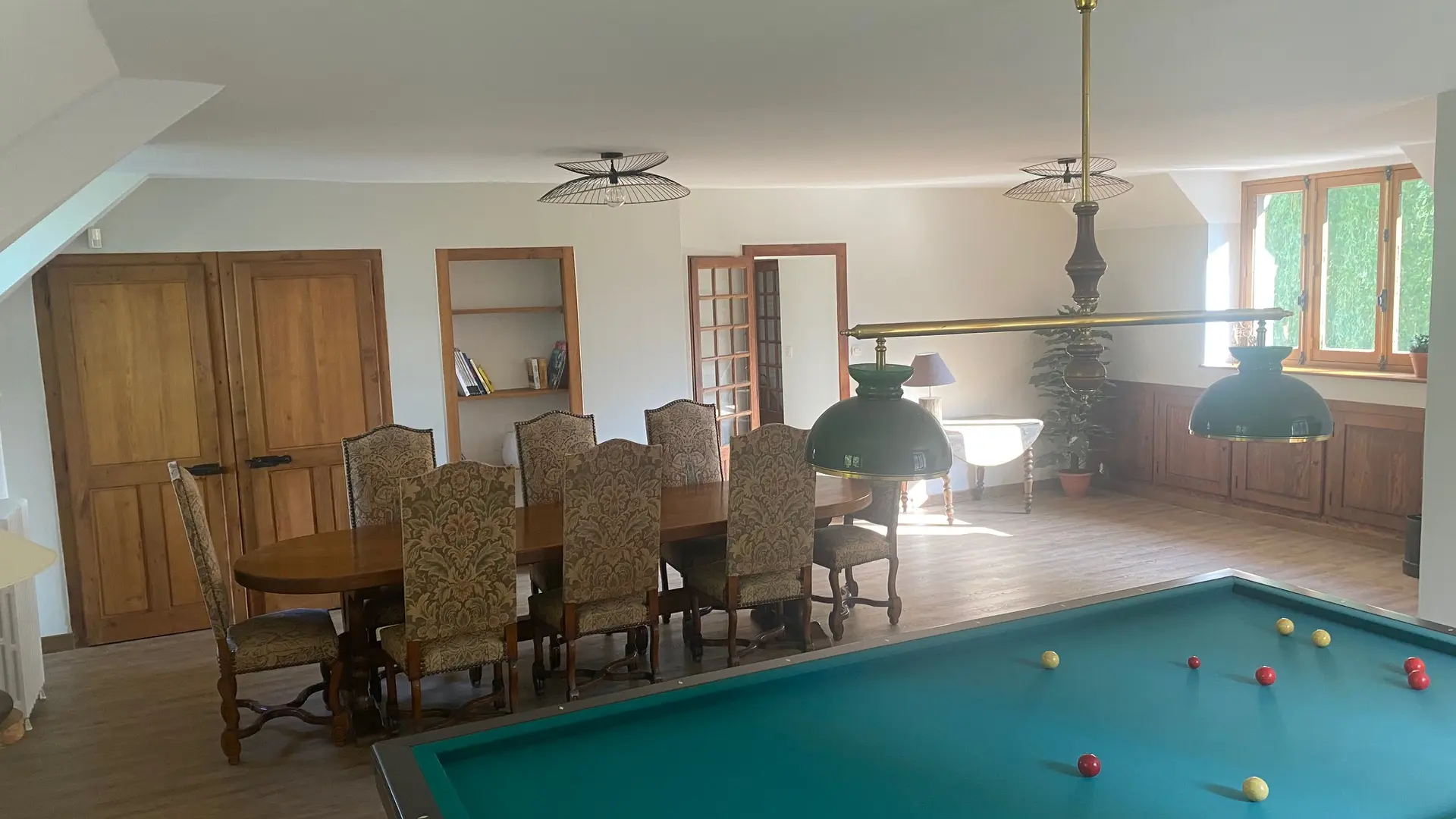 salle de billard et salle à manger