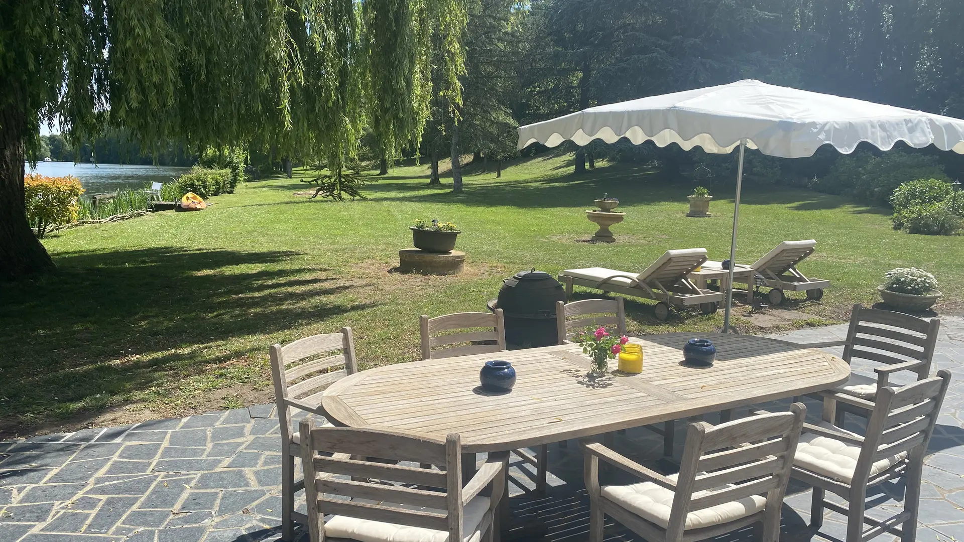 le jardin et son salon