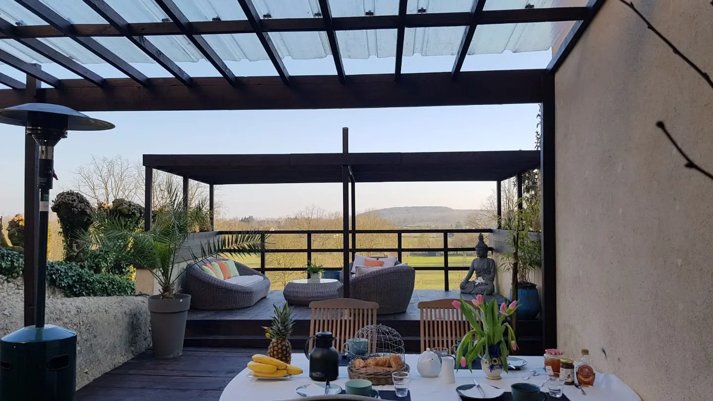 Le Cottage Belmontais - Beaumont-sur-Sarthe - terrasse avec petit déjeuner