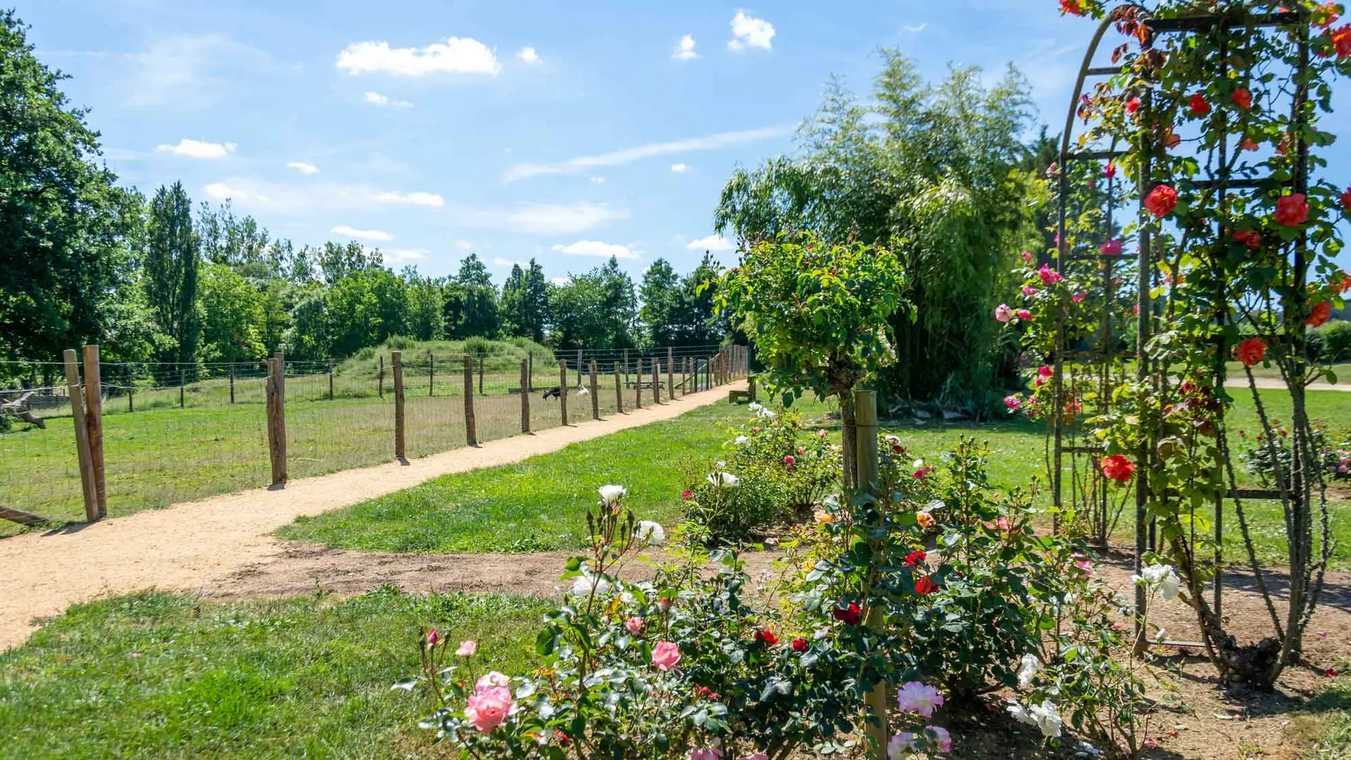 Espace Philippe Jourdain à Auvers-le-Hamon