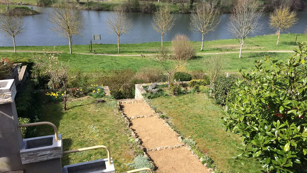 Meuble-Les-Terrasses-de-la-Sarthe-Exterieur-2