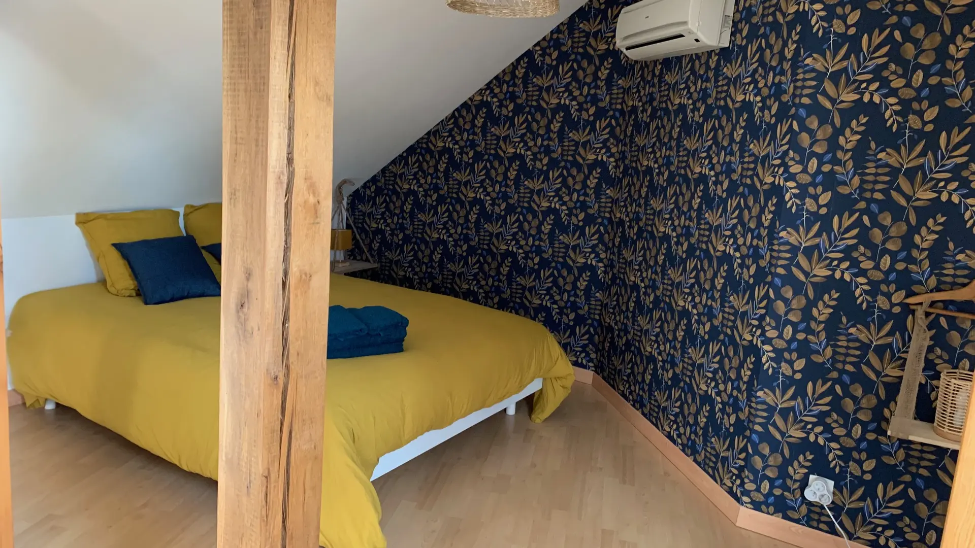 Aux Instants Partagés - Fontenay sur vegre Gite chambre