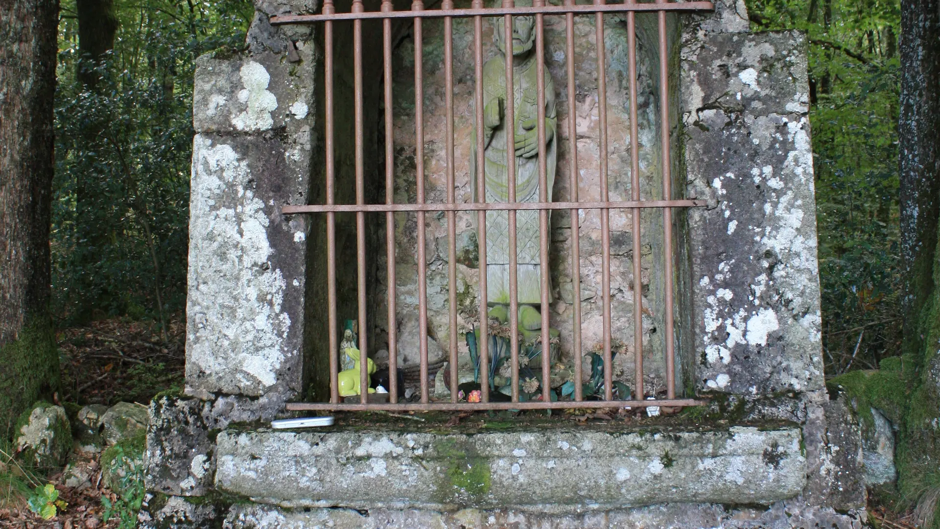 Oratoire Saint Julien des Eglantiers