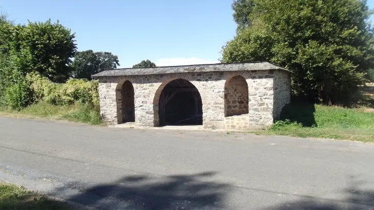 PCU53- Lavoir de Gesnes1